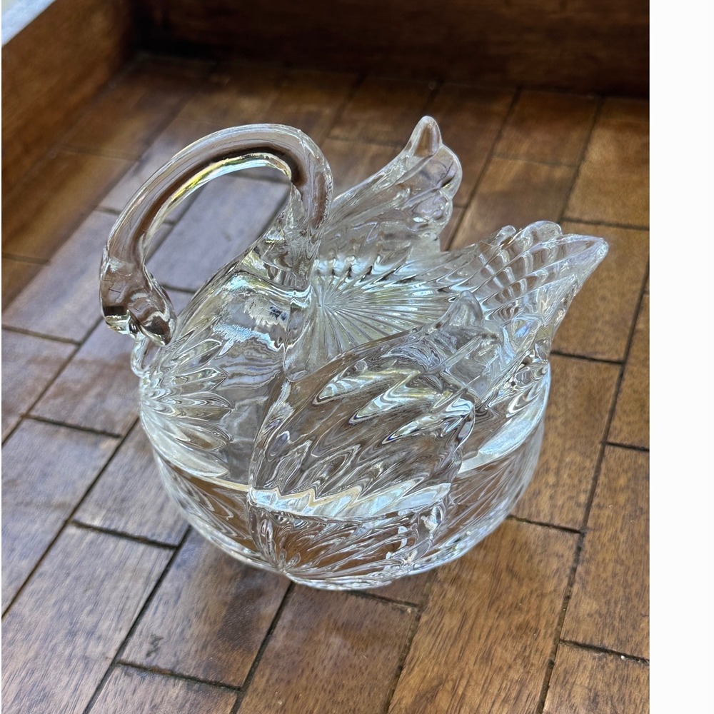 Vintage Clear Pressed Glass Swan Trinket Dish with Lid Decorative Jewelry BoxEUC